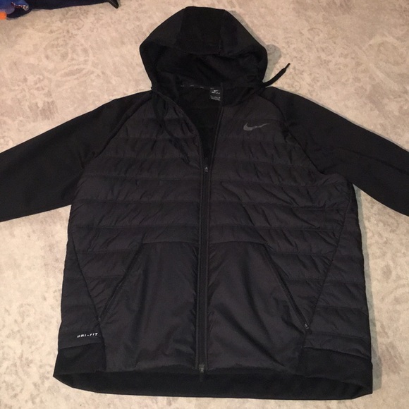 nike therma winterized hoodie